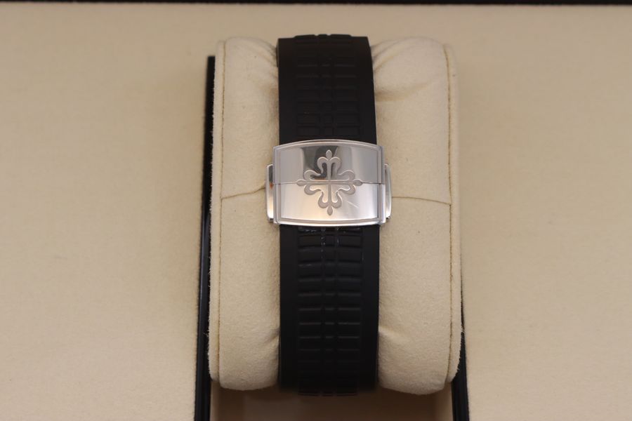 Patek Philippe Aquanaut 5164A-001